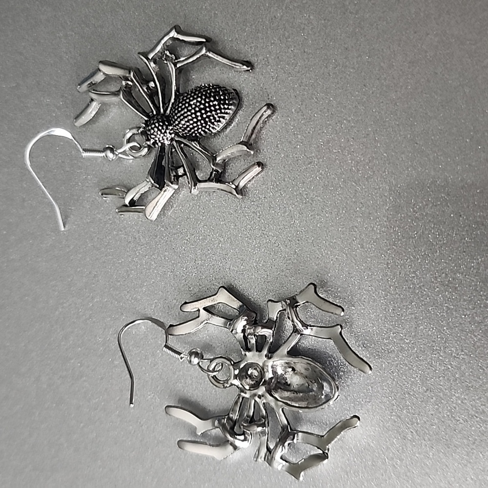 SPIDER Earrings POSHER Favorite - Picture 3 of 5